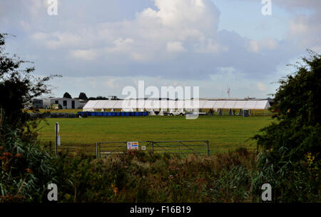 Shoreham, Sussex, UK. 28. August 2015. Brighton City Airport ist ruhig heute Morgen fast eine Woche es ist da ein Hawker Hunter-Jet auf der A27 bei einer Anzeige in der Shoreham Airshow tötete 11 Menschen abgestürzt Stockfoto