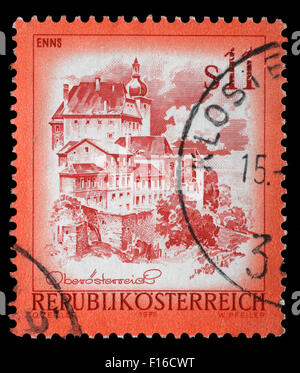 Briefmarke gedruckt in Österreich zeigt Enns, aus der Serie "Sehenswürdigkeiten in Österreich", ca. 1976 Stockfoto