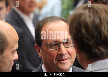 Der französische Präsident Francois Hollande mit dem Minister für Ökologie, nachhaltige Entwicklung und Energie, Segolene Royal Stockfoto