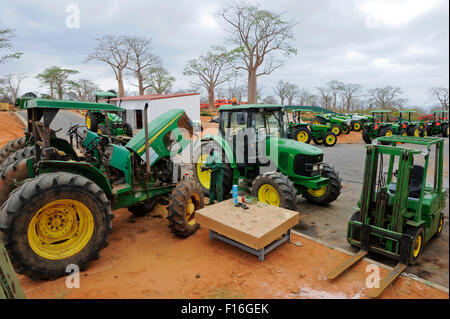ANGOLA John Deere Landwirtschaft Maschinen, Händler und Service LonAgro der Estrada de Catete Stockfoto