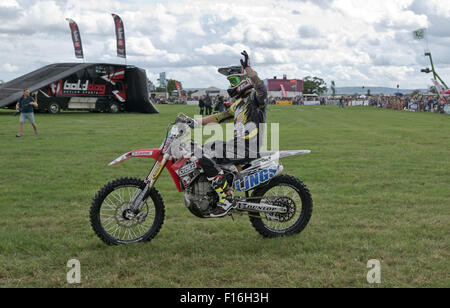 Die Bucks County Show, UK. 27. August 2015. Bolddog, Hondas offizielle Motorrad Stunt Display Team. © Scott Carruthers Stockfoto