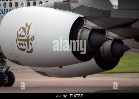 Ein paar von Strahltriebwerken von Emirates Airbus A380-861, Registrierung: A6-EEY Stockfoto