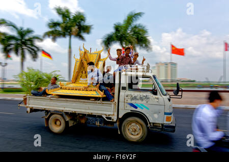 Phnom Penh, Kambodscha, Nachtmarkt, Schuhe, Schuh-Verkäufer, lokalen Markt, Khmer, Nacht Stall, flip Flops, Schmuck, Nachtlichter, ha Stockfoto