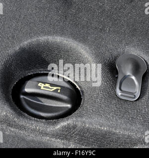 Nahaufnahme der GAP des Ölbehälters Motor eines Autos Stockfoto