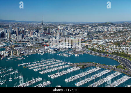 Westhaven Marina, Waitemata Harbour und CBD, Auckland, Nordinsel, Neuseeland - Antenne Stockfoto