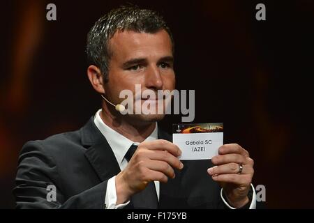 Monaco, Monaco. 28. August 2015. Ehemaliger Schweizer Spieler ALEXANDER FREI zeigt den Namen des Gabala SC während der UEFA Europa League zieht 2015 - 16 im Grimaldi Forum. Bildnachweis: Marcio Machado/ZUMA Draht/Alamy Live-Nachrichten Stockfoto