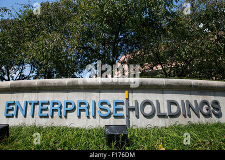 Ein Logo Zeichen außerhalb der Hauptsitz der Enterprise Holdings, Inc., in Clayton, Missouri am 16. August 2015. Stockfoto