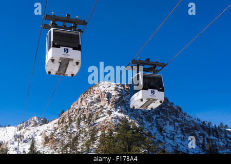 Gondel im Village, Squaw Valley Resort, Lake Tahoe, Kalifornien Stockfoto