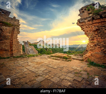 Great Wall Of China bei Sonnenaufgang Stockfoto