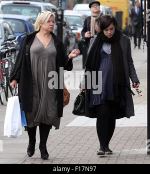 Lily Allen, Sänger gesehen Einkaufen in Nottinghill mit ihrer Mutter, London 2013 Stockfoto