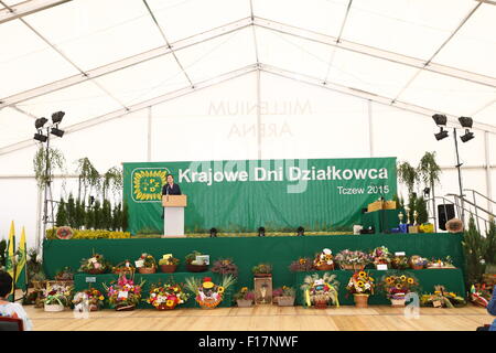 Tczew, Polen 29. August 2015 der polnische Premierminister Ewa Kopacz besucht Tczew um das jährliche Fest der polnischen Allotment Garden Association teilzunehmen. Kopacz sprach während des Festes, und traf sich mit Vereinsmitgliedern. Bildnachweis: Michal Fludra/Alamy Live-Nachrichten Stockfoto