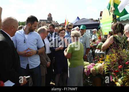 Tczew, Polen 29. August 2015 der polnische Premierminister Ewa Kopacz besucht Tczew um das jährliche Fest der polnischen Allotment Garden Association teilzunehmen. Kopacz sprach während des Festes, und traf sich mit Vereinsmitgliedern. Bildnachweis: Michal Fludra/Alamy Live-Nachrichten Stockfoto