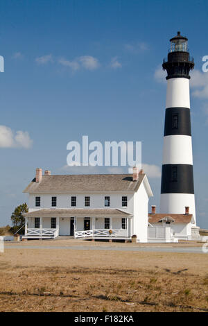 Blick auf Bodie Island Leuchtturm entlang der Atlantik-Küste auf den Outer Banks, North Carolina Stockfoto