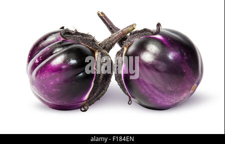 Zwei Runde Reife Auberginen isolierten auf weißen Hintergrund Stockfoto