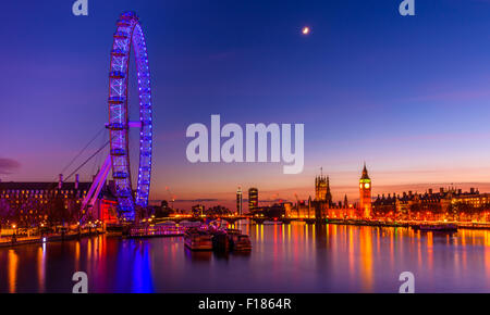 London, Vereinigtes Königreich, 25. Dezember 2014. Der Sonnenuntergang auf dem Weihnachtsmarkt Tag. Stockfoto