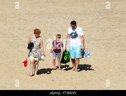 Great Yarmouth, UK. 29. August 2015. Urlauber genießen die August Bank Holiday-Sonne im Badeort von Great Yarmouth, Norfolk am 29. August 2015 Credit: KEITH MAYHEW/Alamy Live News Stockfoto