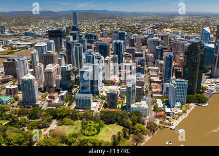 BRISBANE, Australien - 11. November 2014: Ansicht von Brisbane aus der Luft über den Fluss. Brisbane ist die Hauptstadt von Queensland und die dritte l Stockfoto