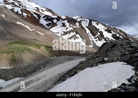 Schöne Landschaft der Rohtang Pass in hoher Höhe Himalaya Indien Bergen in der Nähe von Leh Ladakh Region Stockfoto