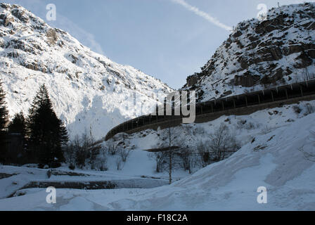 Galerie Tanzenbein, an der Gotthardstrasse zwischen Andermatt und Göschenen, in der Schweiz Stockfoto