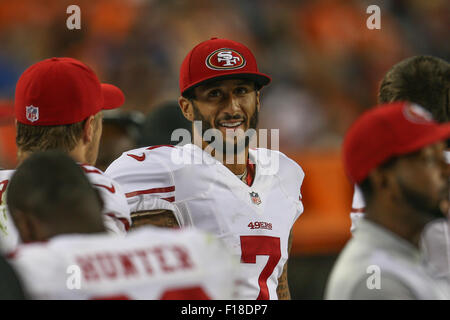 29. August 2015 quarterback San Francisco 49ers Colin Kaepernick (7) auf den Seitenlinien während der NFL Preseason Fußballspiel zwischen den Denver Broncos und die San Francisco 49ers bei Sports Authority Field at Mile High in Denver CO, Scott D Stivason/Cal Sport Media Stockfoto