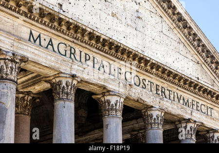 Detail der Fassade der Roman Pantheon, Piazza della Rotonda, Rom, Italien Stockfoto