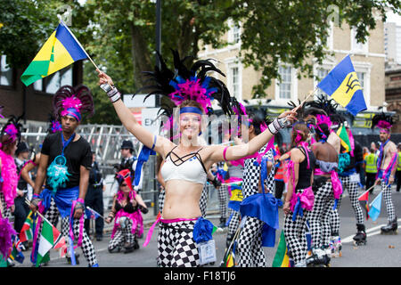 London, UK. 30. August 2015. Der Notting Hill Carnival beginnt mit den Paraden am Kindertag. Foto: Bas/Alamy Live-Nachrichten Stockfoto