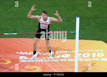 (150830)--Peking, 30. August 2015 (Xinhua)--Kanadas Derek Drouin feiert, während die Männer Hochsprung Finale bei den 2015 IAAF World Champships in das "Vogelnest" Nationalstadion in Peking, Hauptstadt von China, 30. August 2015. (Xinhua/Cao kann) Stockfoto