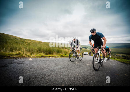 Sir Chris Hoy Teilnahme an ein Fahrrad in den Yorkshire Dales mit anderen Gast-Fahrer sportliche. Stockfoto