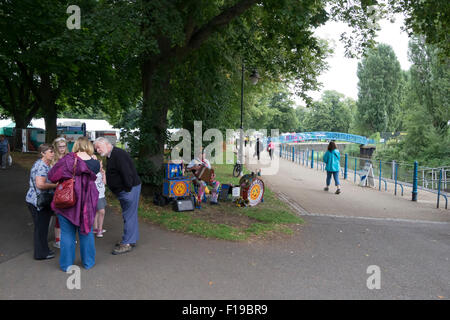 CHUCKLEFOOT in Northampton Festival of Wasser 2015 BECKET PARK Stockfoto