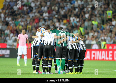 Udine, Italien. 30. August 2015. Udinese Spieler vor der italienischen Serie A-Fußball-match zwischen Udinese Calcio V Palermo am 30. August 2015 im Friaul-Stadion in Udine, Italien. Bildnachweis: Andrea Spinelli/Alamy Live-Nachrichten Stockfoto