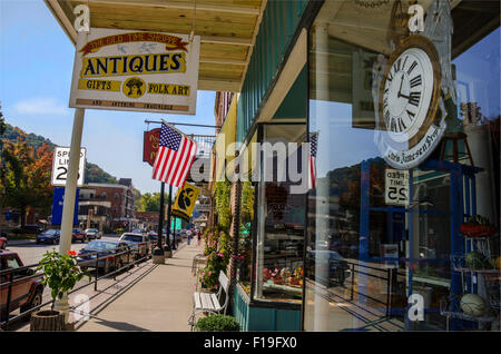 Die alte Zeit Shoppe Antiquitäten-Laden in McGregor, Iowa Stockfoto
