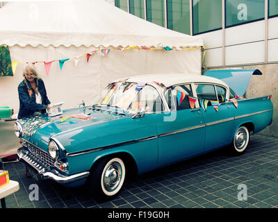 Margate, Kent, UK. 30. August 2015. Kunst-Flohmarkt in Turner Contemporary Gallery Margate Kent UK Credit: Martyn Goddard/Alamy Live News Stockfoto