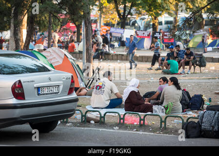 Belgrad, Serbien. 29. August 2015. Migranten provisorischen Lager in Belgrad Bristol Park. Serbien ist eines der wichtigsten Rastplätze für syrische, irakischen und afghanischen Flüchtlinge, die versuchen, Nordeuropa zu erreichen. Stockfoto