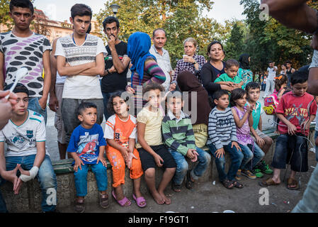 Belgrad, Serbien. 29. August 2015. Migranten aus provisorischen Lager in Belgrad Bristol Park. Serbien ist eines der wichtigsten Rastplätze für syrische, irakischen und afghanischen Flüchtlinge, die versuchen, Nordeuropa zu erreichen. Stockfoto