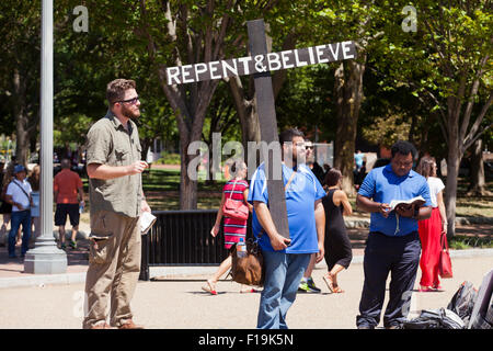 Christliche Prediger Missionierung auf öffentlicher Straße - Washington, DC USA Stockfoto