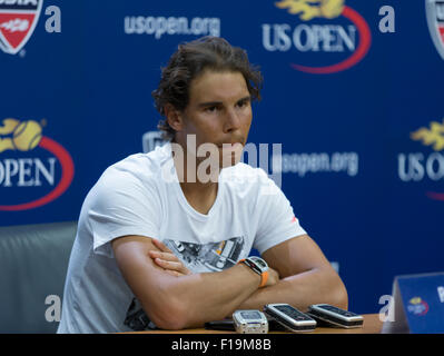 New York, NY - 29. August 2015: Rafael Nadal aus Spanien besucht Pressekonferenz am US Open Championship in Arthur Ash Stadion Stockfoto