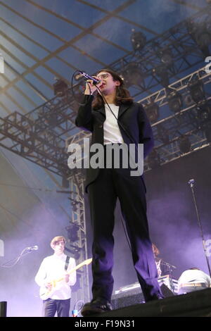 Leeds, Yorkshire UK. 30. August 2015. Spector führen Sie live auf der NME-Bühne beim Leeds Festival 2015 Credit: Simon Newbury/Alamy Live News Stockfoto