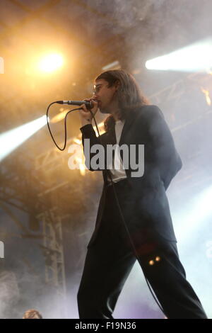 Leeds, Yorkshire UK. 30. August 2015. Spector führen Sie live auf der NME-Bühne beim Leeds Festival 2015 Credit: Simon Newbury/Alamy Live News Stockfoto