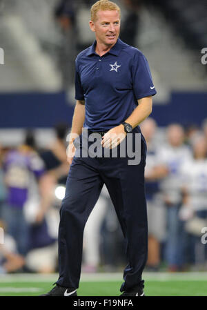 29. August 2015: Dallas Cowboys Kopf Trainer Jason Garrett während der NFL Preseason-Football-Spiel zwischen den Minnesota Vikings und die Dallas Cowboys im AT&T Stadium in Arlington, TX Albert Pena/CSM Stockfoto