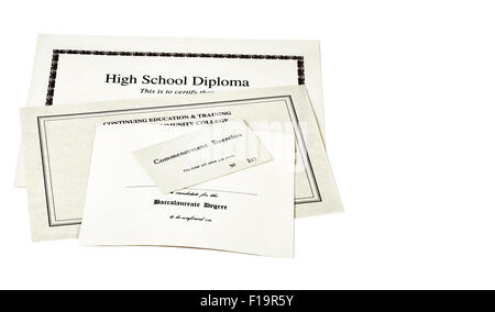 Ausbildung Zertifizierungsdokumente einschließlich High School Diploma, Beginn Ticket und Weiterbildung Zertifikat Stockfoto