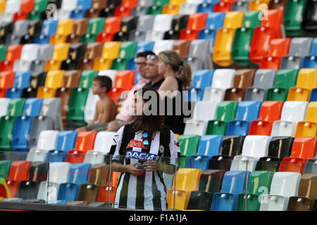 Udine, Italien. 30. August 2015. Udinese Fans während der italienischen Serie A-Fußball-match zwischen Udinese Calcio V Palermo am 30. August 2015 im Friaul-Stadion in Udine, Italien. Bildnachweis: Andrea Spinelli/Alamy Live-Nachrichten Stockfoto