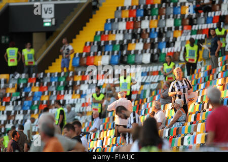 Udine, Italien. 30. August 2015. während die italienische Serie A Fußballspiel zwischen Udinese Calcio V Palermo am 30. August 2015 im Friaul-Stadion in Udine, Italien. Bildnachweis: Andrea Spinelli/Alamy Live-Nachrichten Stockfoto