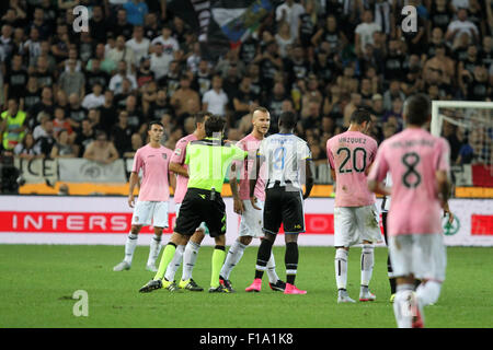 Udine, Italien. 30. August 2015. während die italienische Serie A Fußballspiel zwischen Udinese Calcio V Palermo am 30. August 2015 im Friaul-Stadion in Udine, Italien. Bildnachweis: Andrea Spinelli/Alamy Live-Nachrichten Stockfoto