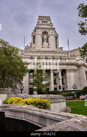 10 Trinity Square ist ein Denkmalgeschütztes Gebäude in London Stockfoto