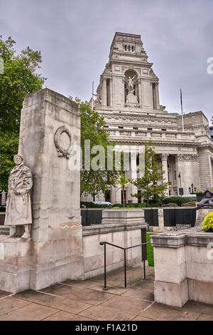 11 Trinity Square ist ein Denkmalgeschütztes Gebäude in London Stockfoto