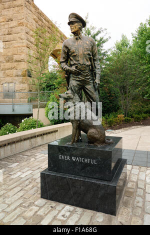 Die Law Enforcement Büros Memorial von Allegheny County ist in Pittsburgh, Pennsylvania, North Shore, zu Ehren der gefallenen Offiziere. Stockfoto