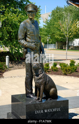 Die Law Enforcement Büros Memorial von Allegheny County ist in Pittsburgh, Pennsylvania, North Shore, zu Ehren der gefallenen Offiziere. Stockfoto