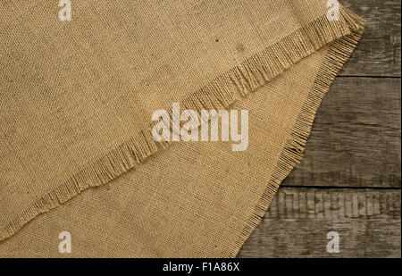 Jute auf rustikalen hölzernen Hintergrund. Ansicht von oben Stockfoto