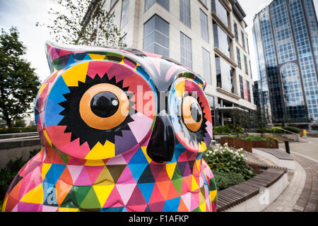 Die Eule-Skulptur 'Tessellated Triangles' im Colmore Circus, Teil des Big Hoot Birmingham 2015, England Stockfoto