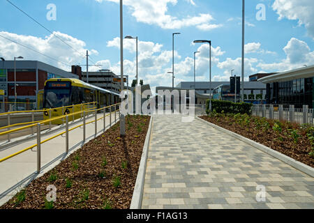 Wythenshawe Transport Interchange und Metrolink Tram stop, Wythenshawe, Manchester, England, UK. Stockfoto